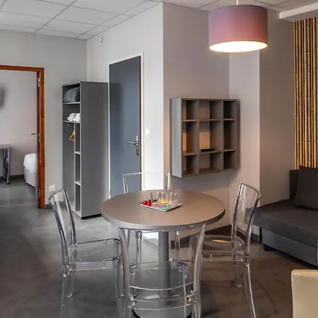 Smart Republique Hotel apartamentowy 3*