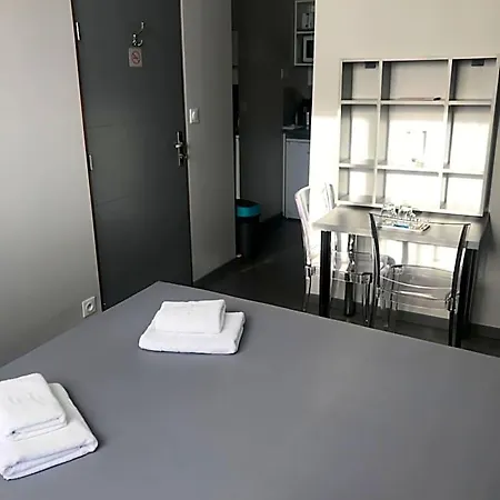 Smart Republique Lejlighedshotel